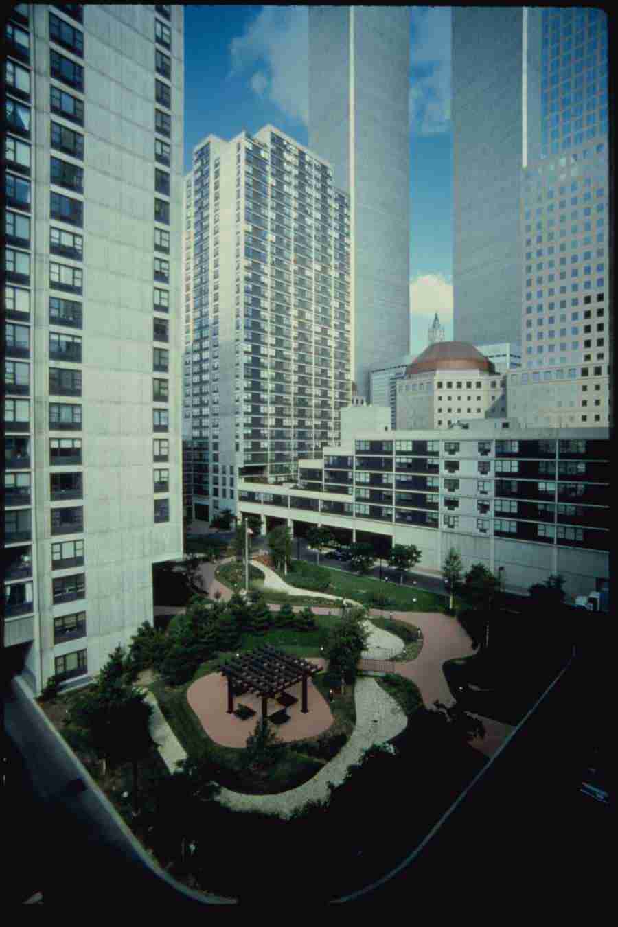 The Big Apple - Corel Professional Photos ></a>
<script language=JavaScript> 
  var txt = 