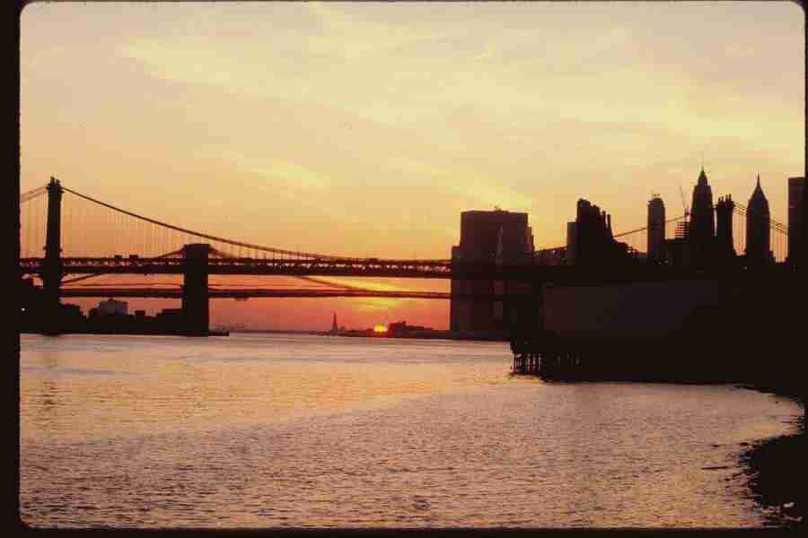 The Big Apple - Corel Professional Photos ></a>
<script language=JavaScript> 
  var txt = 