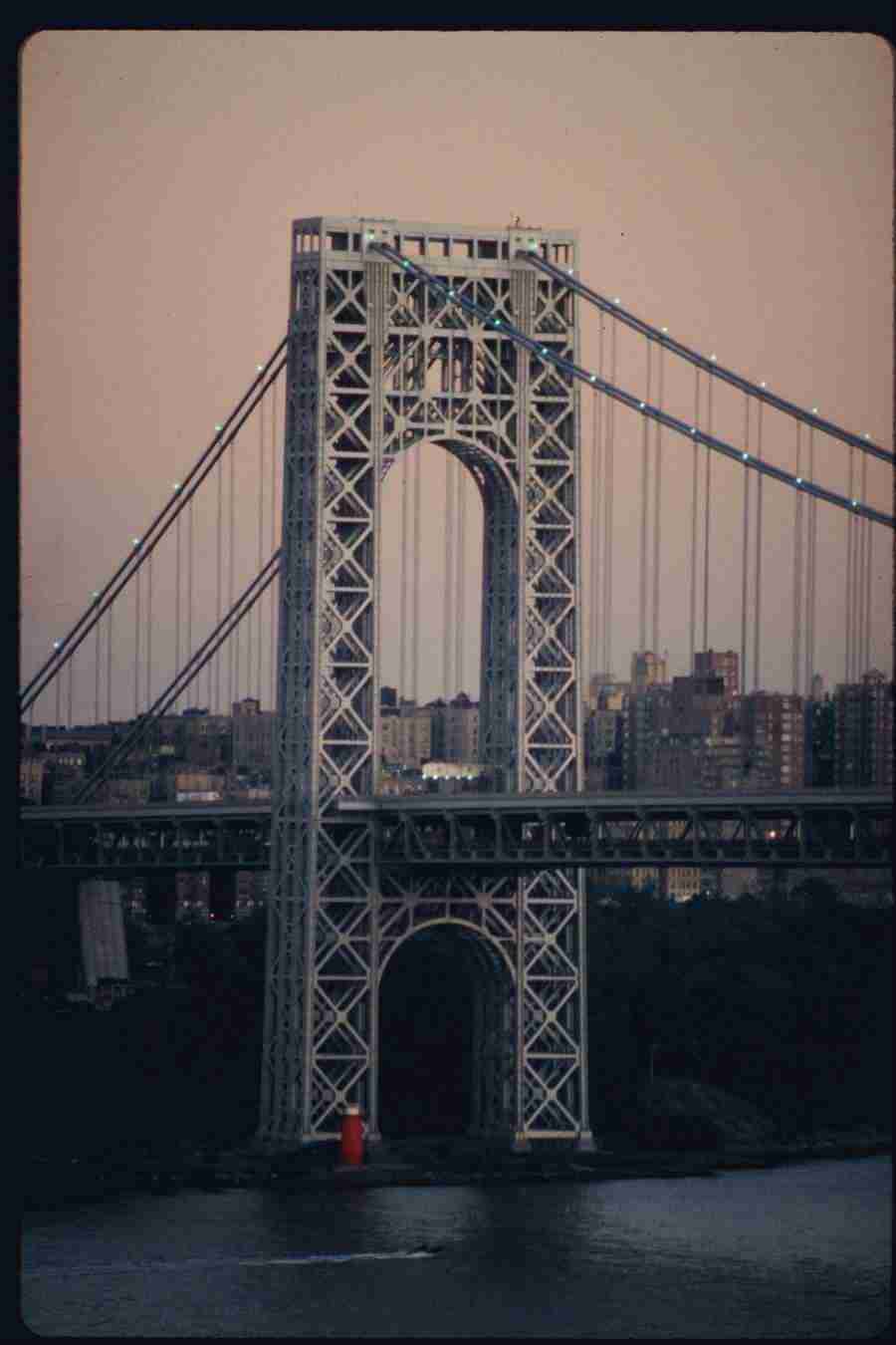 The Big Apple - Corel Professional Photos ></a>
<script language=JavaScript> 
  var txt = 