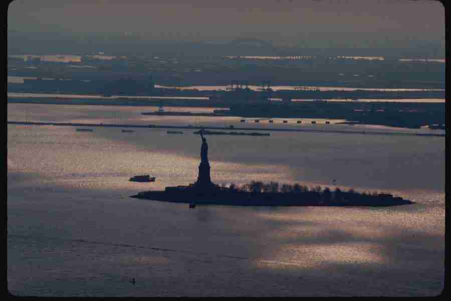 The Big Apple - Corel Professional Photos ></a>
<script language=JavaScript> 
  var txt = 