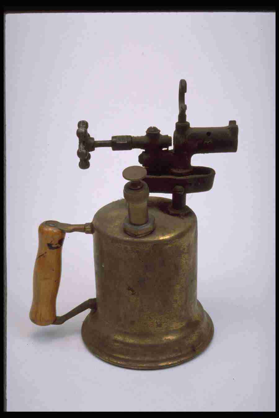 Tools - Corel Professional Photos ></a>
<script language=JavaScript> 
  var txt = 