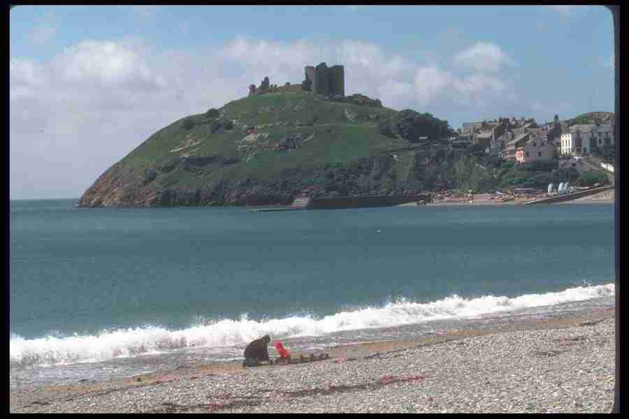 Wales - Corel Professional Photos ></a>
<script language=JavaScript> 
  var txt = 