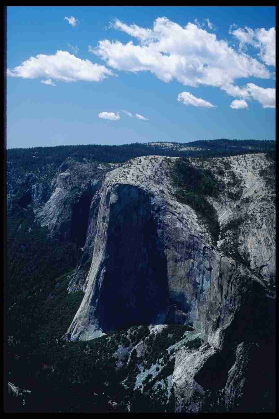 Yosemite - Corel Professional Photos ></a>
<script language=JavaScript> 
  var txt = 