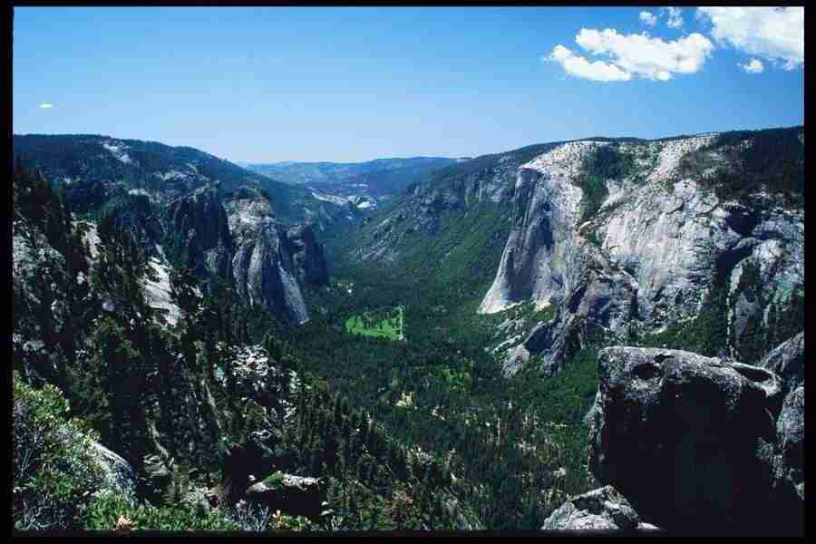 Yosemite - Corel Professional Photos ></a>
<script language=JavaScript> 
  var txt = 