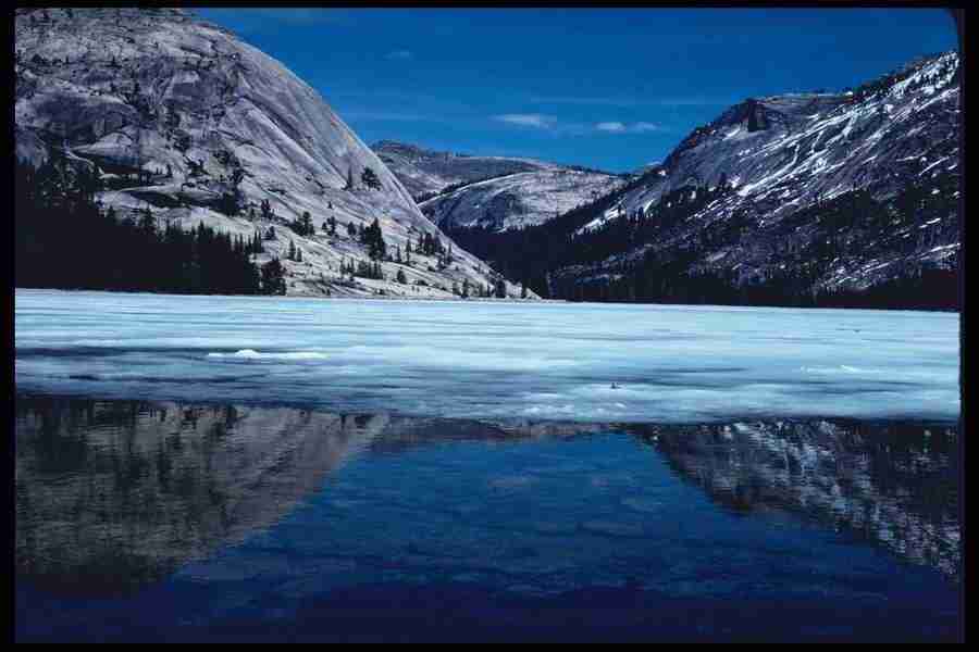 Yosemite - Corel Professional Photos ></a>
<script language=JavaScript> 
  var txt = 