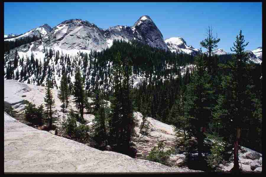 Yosemite - Corel Professional Photos ></a>
<script language=JavaScript> 
  var txt = 