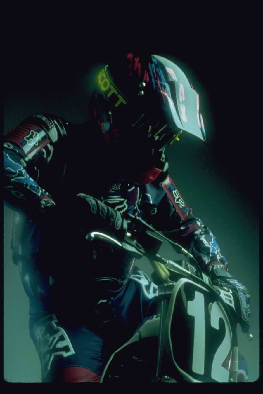 People and Lifestyles 10 - DiAMAR ></a>
<script language=JavaScript> 
  var txt = 