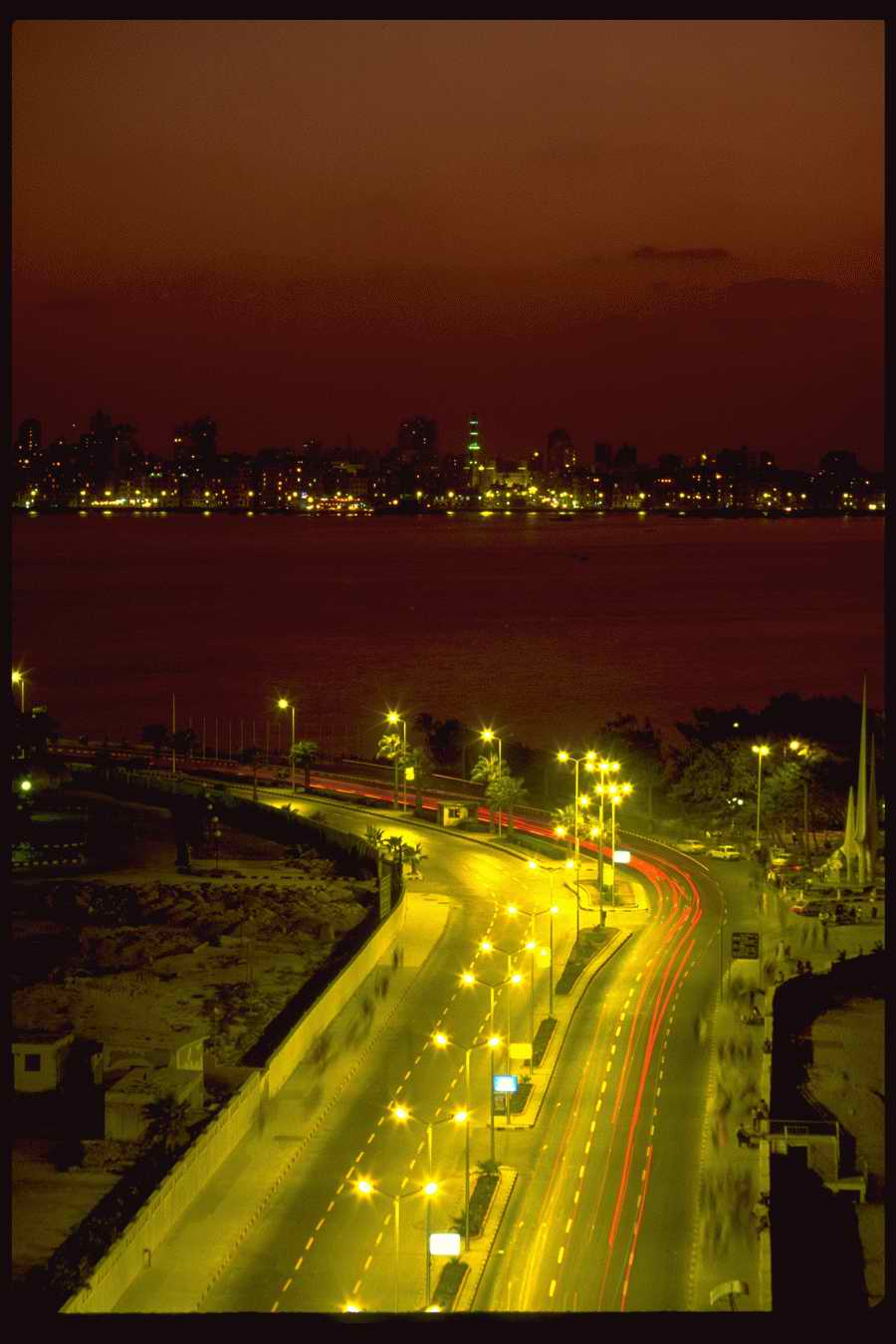 People and Lifestyles 10 - DiAMAR ></a>
<script language=JavaScript> 
  var txt = 