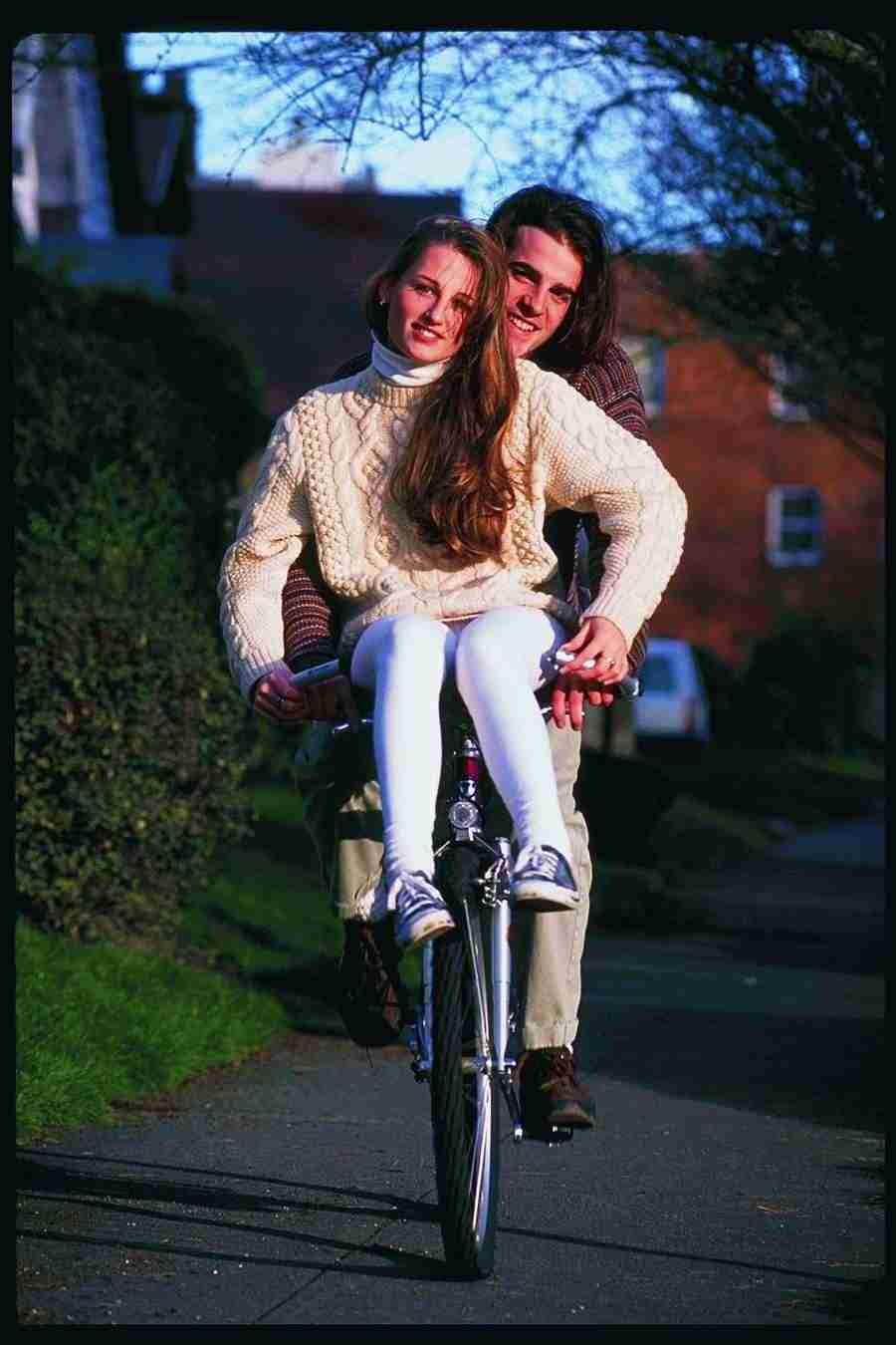 People and Lifestyles3 - DiAMAR ></a>
<script language=JavaScript> 
  var txt = 