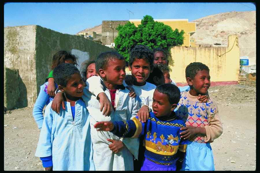 People and Lifestyles 5 - DiAMAR ></a>
<script language=JavaScript> 
  var txt = 