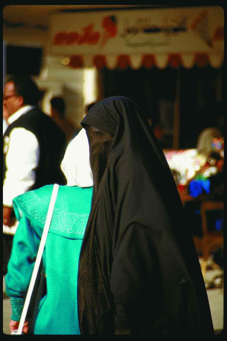 People and Lifestyles 5 - DiAMAR ></a>
<script language=JavaScript> 
  var txt = 