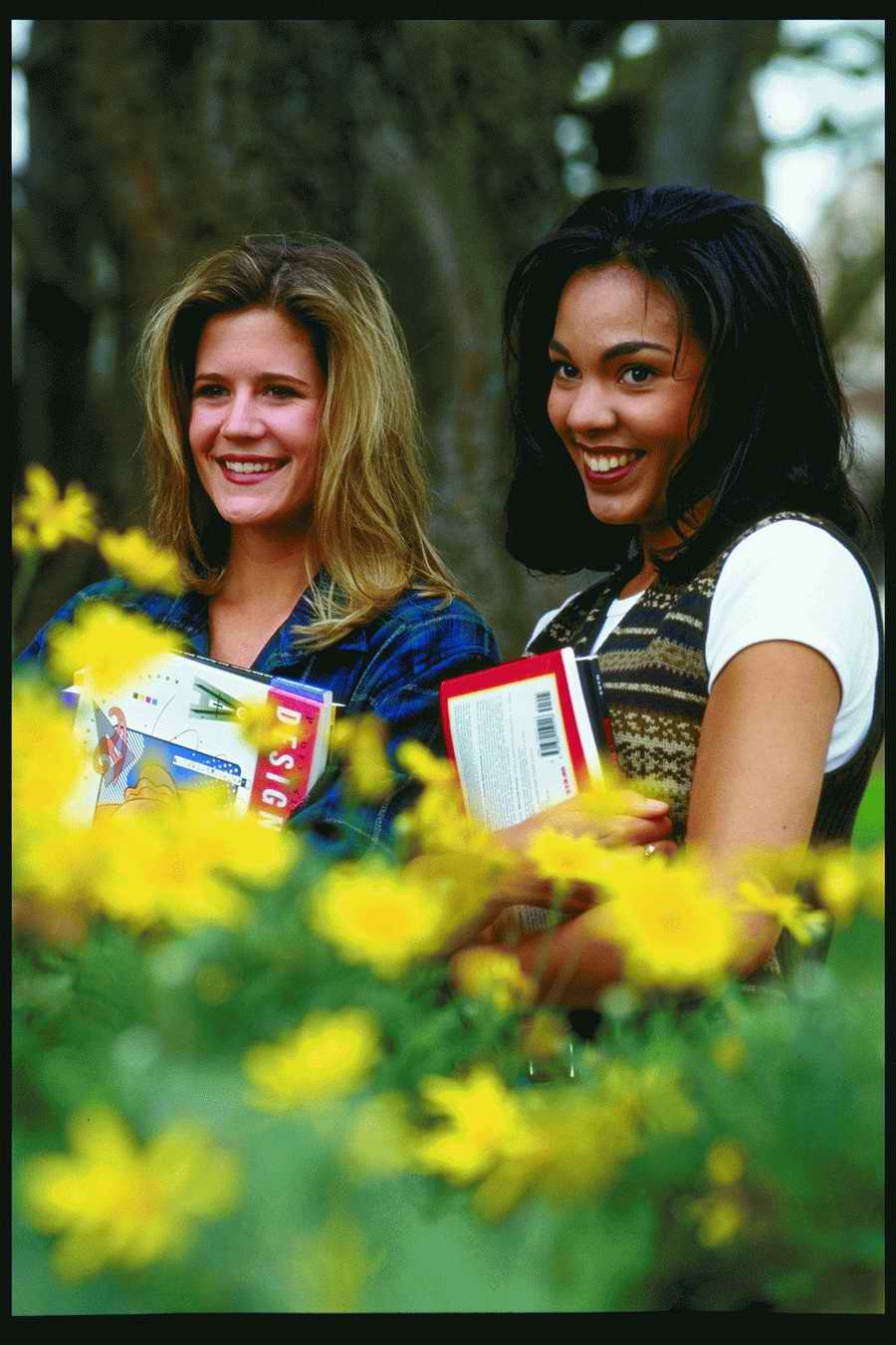 People and Lifestyles 7 - DiAMAR ></a>
<script language=JavaScript> 
  var txt = 