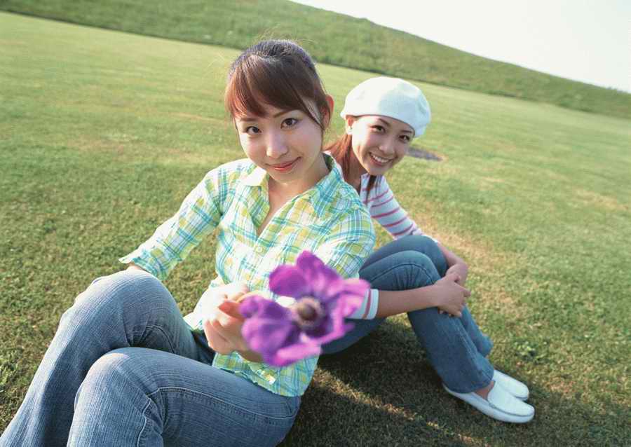 Cheerful Women - Datacraft Sozaijiten  ></a>
<script language=JavaScript> 
  var txt = 