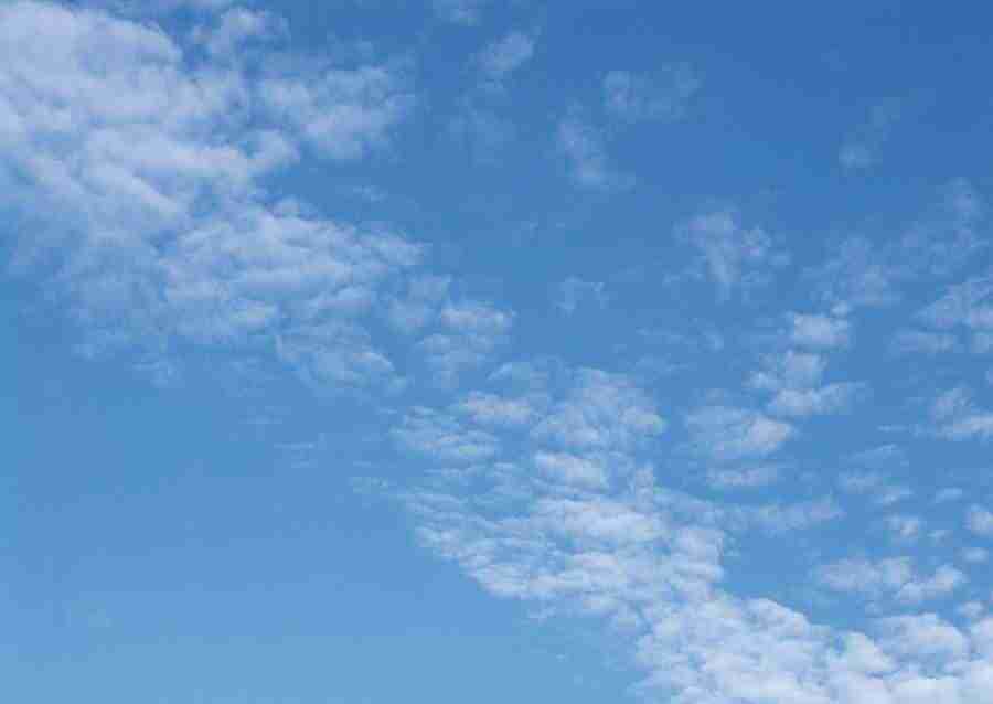 Clouds - Datacraft Sozaijiten  ></a>
<script language=JavaScript> 
  var txt = 