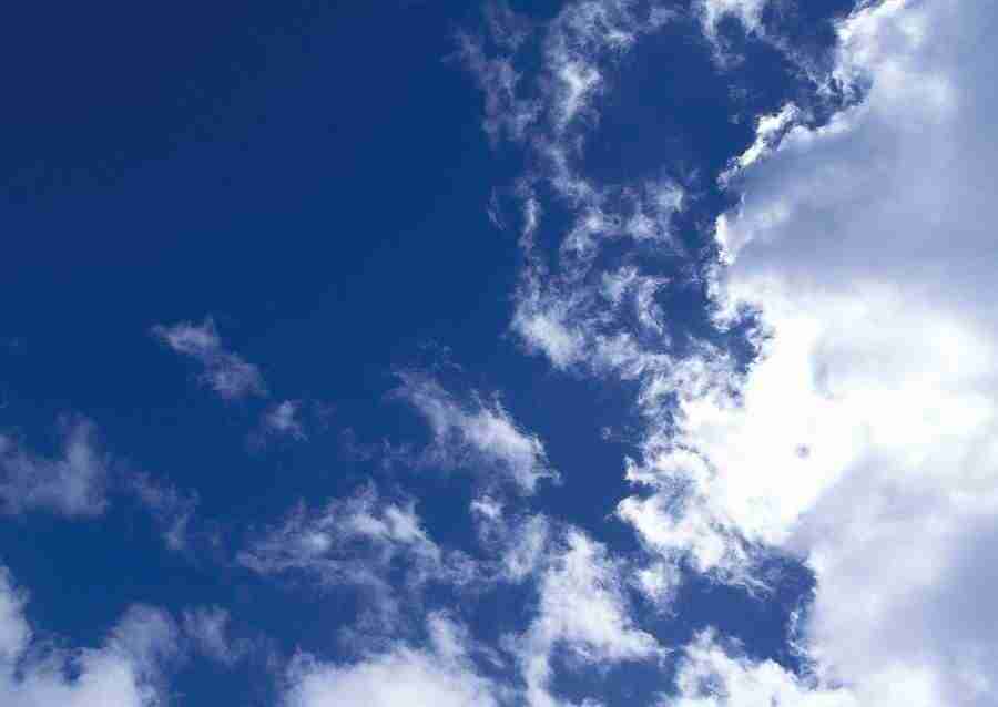Clouds - Datacraft Sozaijiten  ></a>
<script language=JavaScript> 
  var txt = 