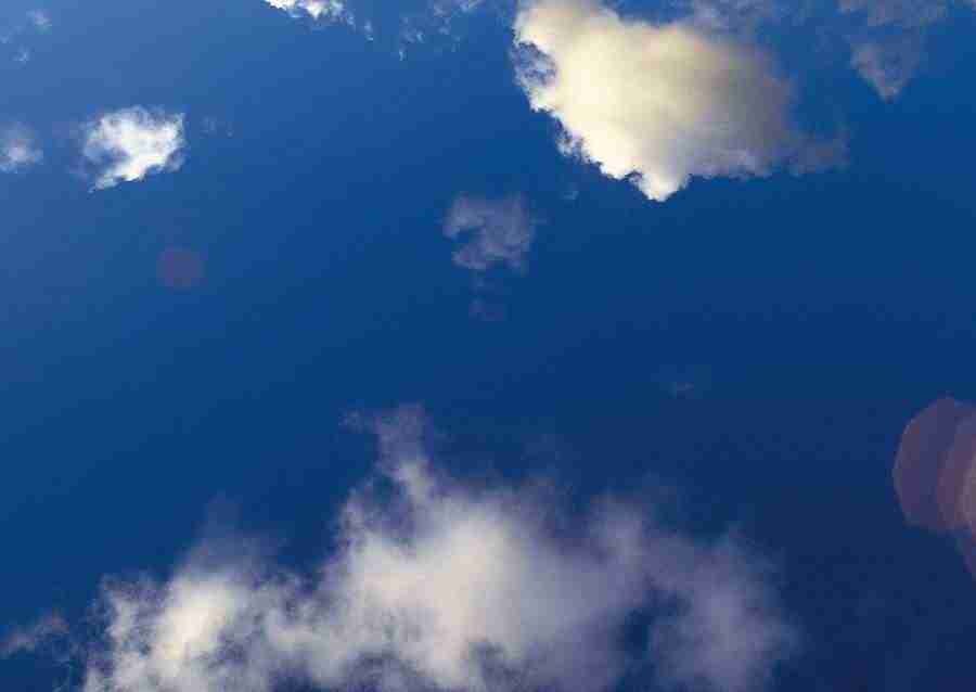 Clouds - Datacraft Sozaijiten  ></a>
<script language=JavaScript> 
  var txt = 