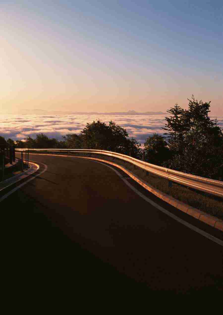 Landscapes Featuring Roads - Datacraft Sozaijiten  ></a>
<script language=JavaScript> 
  var txt = 