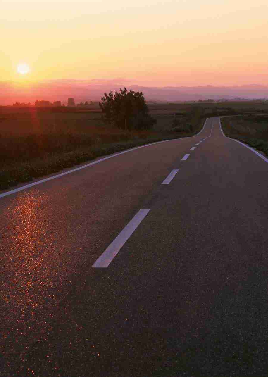 Landscapes Featuring Roads - Datacraft Sozaijiten  ></a>
<script language=JavaScript> 
  var txt = 