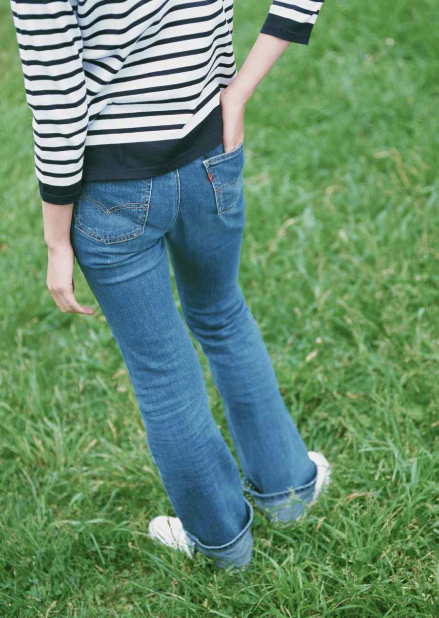 Leisure Time in the Meadow - Datacraft Sozaijiten  ></a>
<script language=JavaScript> 
  var txt = 