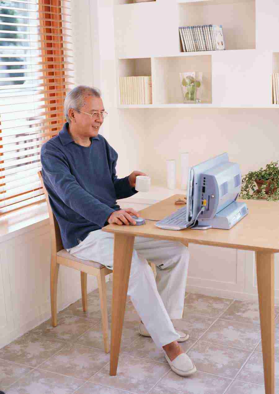 Seniors Leisure Time - Datacraft Sozaijiten  ></a>
<script language=JavaScript> 
  var txt = 