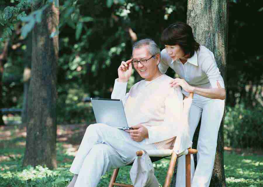 Seniors Leisure Time - Datacraft Sozaijiten  ></a>
<script language=JavaScript> 
  var txt = 