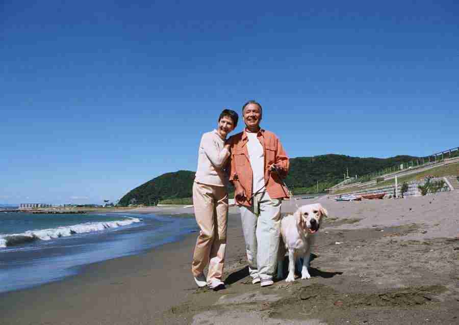 Seniors on Holiday - Datacraft Sozaijiten  ></a>
<script language=JavaScript> 
  var txt = 