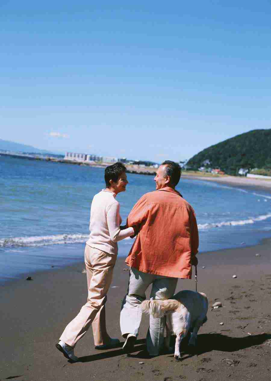 Seniors on Holiday - Datacraft Sozaijiten  ></a>
<script language=JavaScript> 
  var txt = 