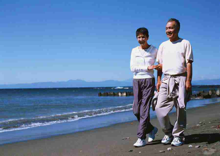 Seniors on Holiday - Datacraft Sozaijiten  ></a>
<script language=JavaScript> 
  var txt = 