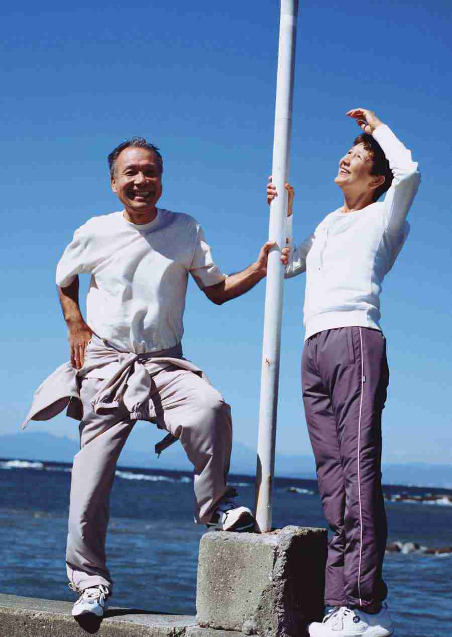 Seniors on Holiday - Datacraft Sozaijiten  ></a>
<script language=JavaScript> 
  var txt = 