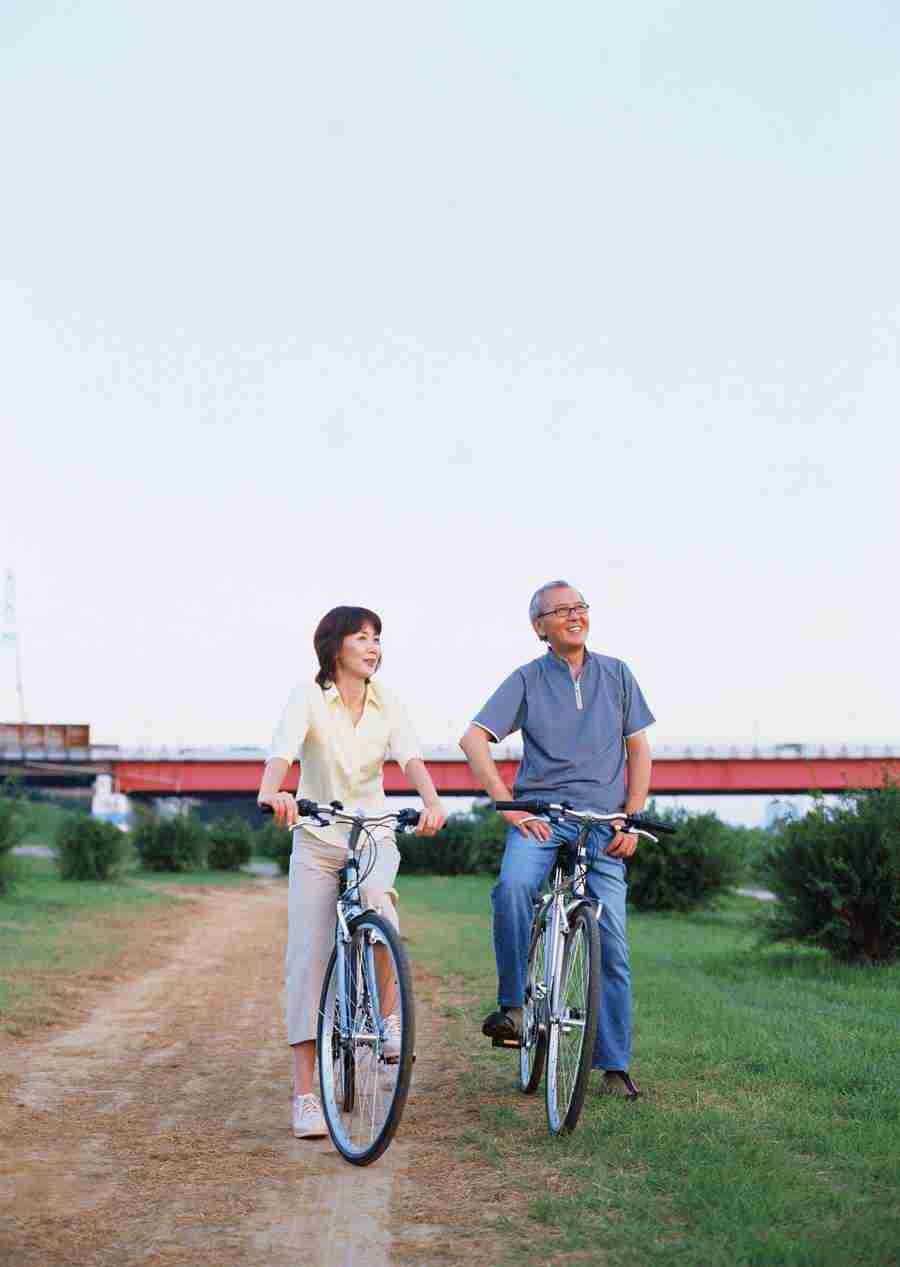 Seniors on Holiday - Datacraft Sozaijiten  ></a>
<script language=JavaScript> 
  var txt = 