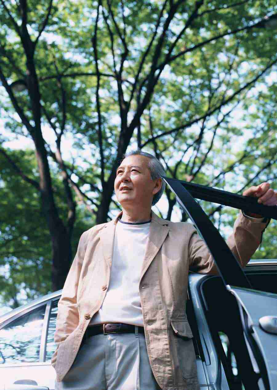 Seniors on Holiday - Datacraft Sozaijiten  ></a>
<script language=JavaScript> 
  var txt = 