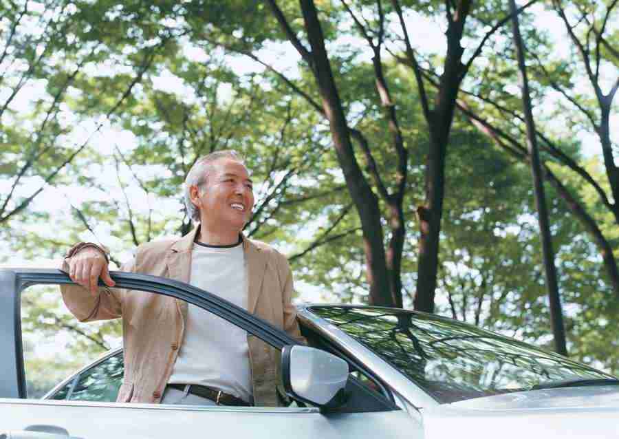 Seniors on Holiday - Datacraft Sozaijiten  ></a>
<script language=JavaScript> 
  var txt = 