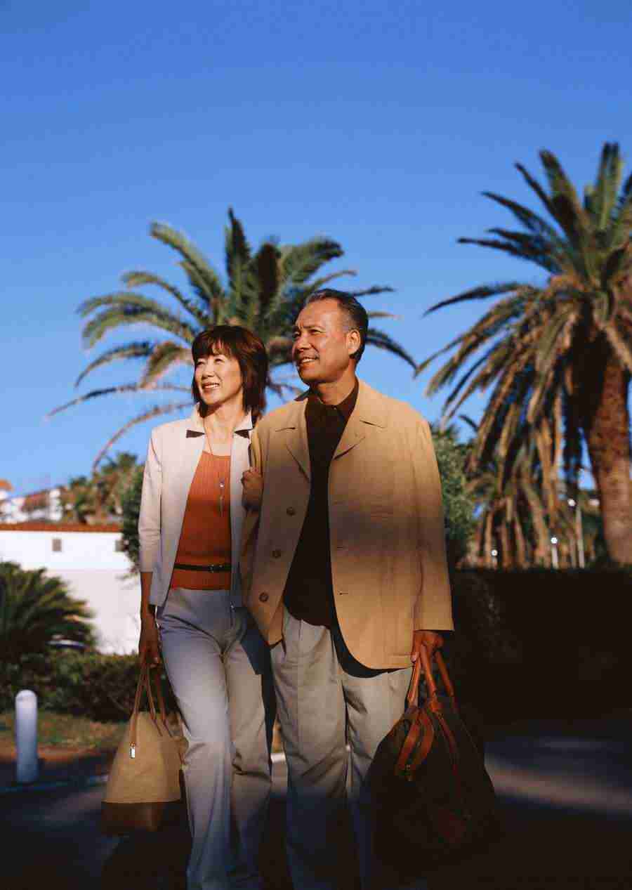Seniors on Holiday - Datacraft Sozaijiten  ></a>
<script language=JavaScript> 
  var txt = 