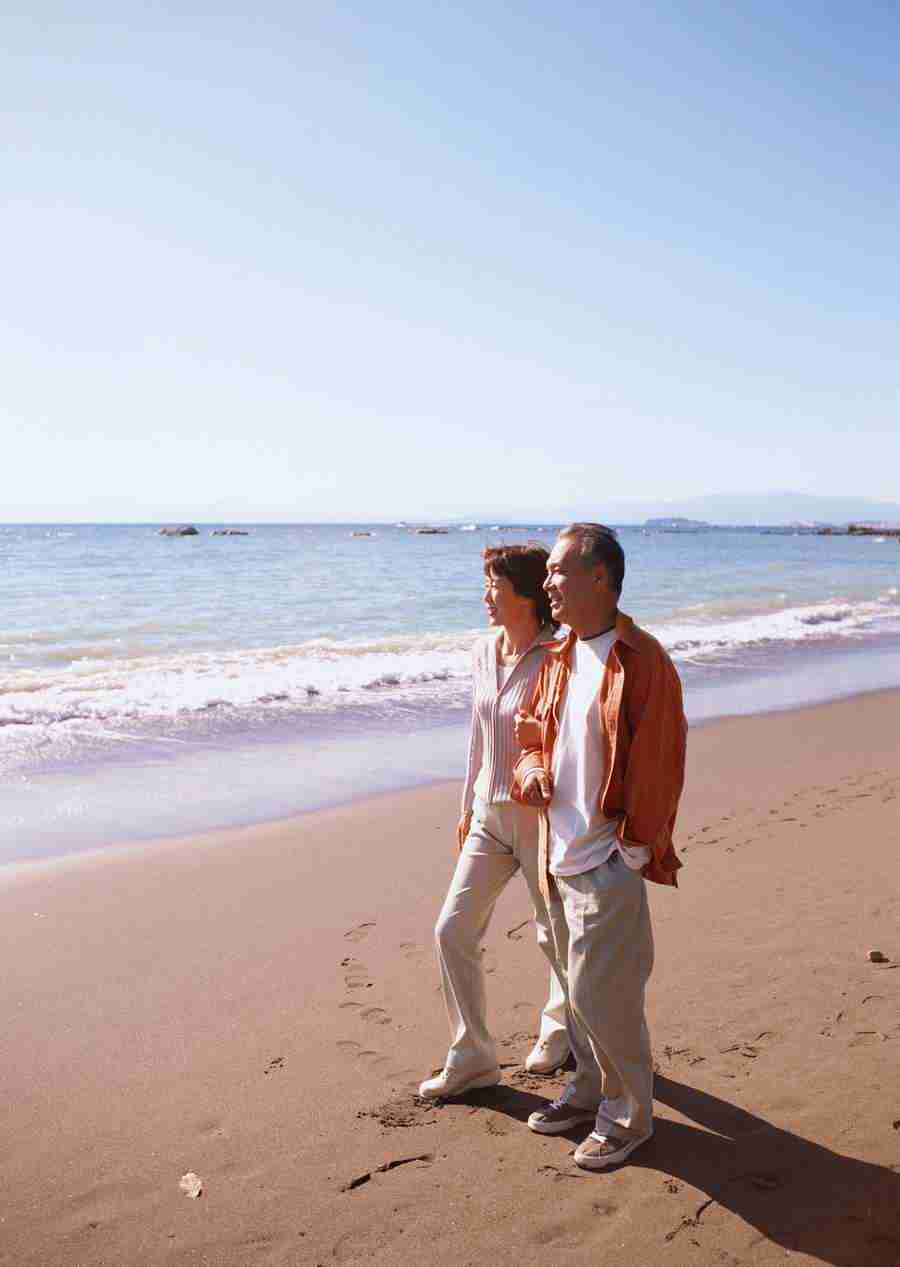 Seniors on Holiday - Datacraft Sozaijiten  ></a>
<script language=JavaScript> 
  var txt = 