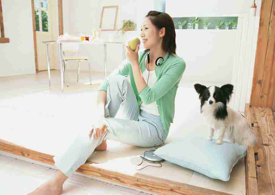 Women And Their Dogs - Datacraft Sozaijiten  ></a>
<script language=JavaScript> 
  var txt = 