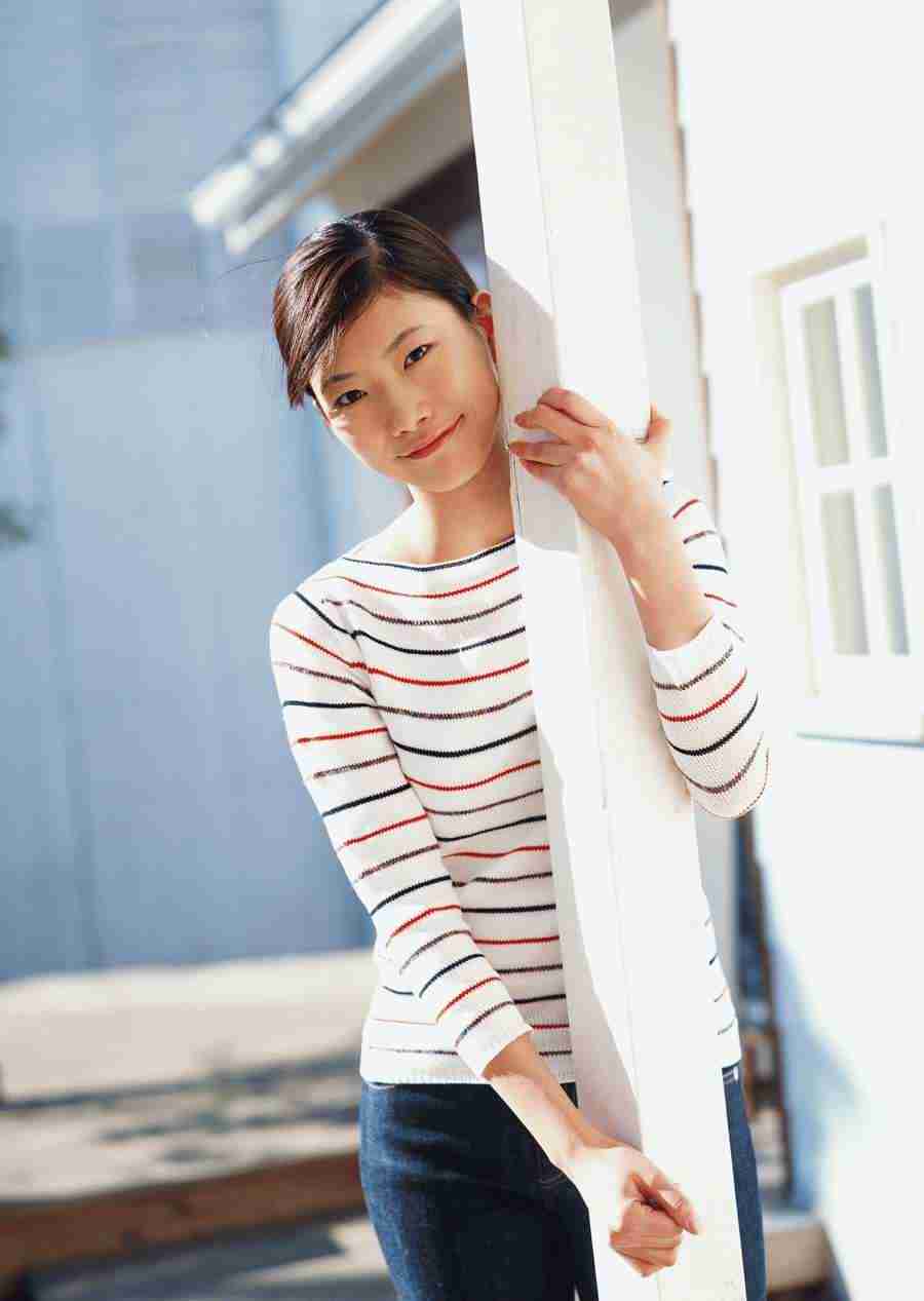 Woman Freshness And Smiles - Datacraft Sozaijiten  ></a>
<script language=JavaScript> 
  var txt = 