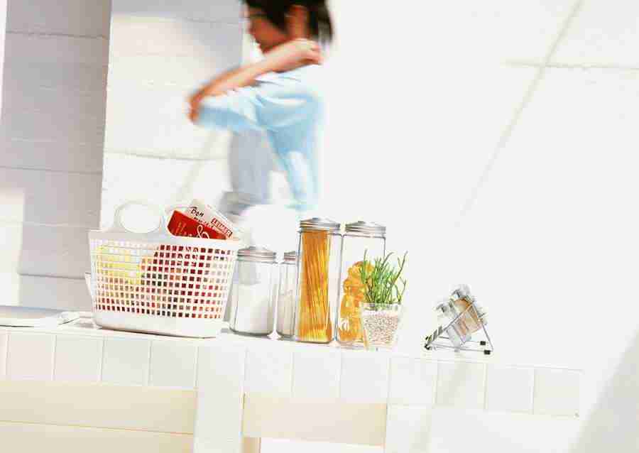 Women in the Kitchen - Datacraft Sozaijiten  ></a>
<script language=JavaScript> 
  var txt = 