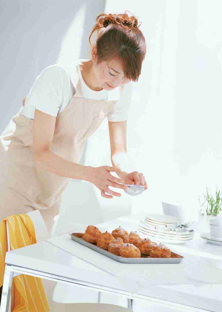 Women in the Kitchen - Datacraft Sozaijiten  ></a>
<script language=JavaScript> 
  var txt = 