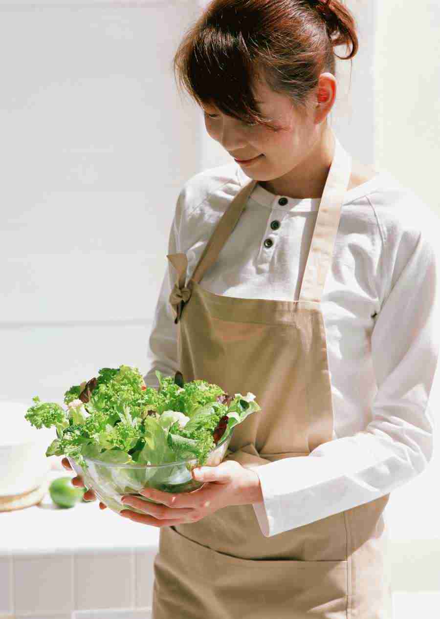 Women in the Kitchen - Datacraft Sozaijiten  ></a>
<script language=JavaScript> 
  var txt = 