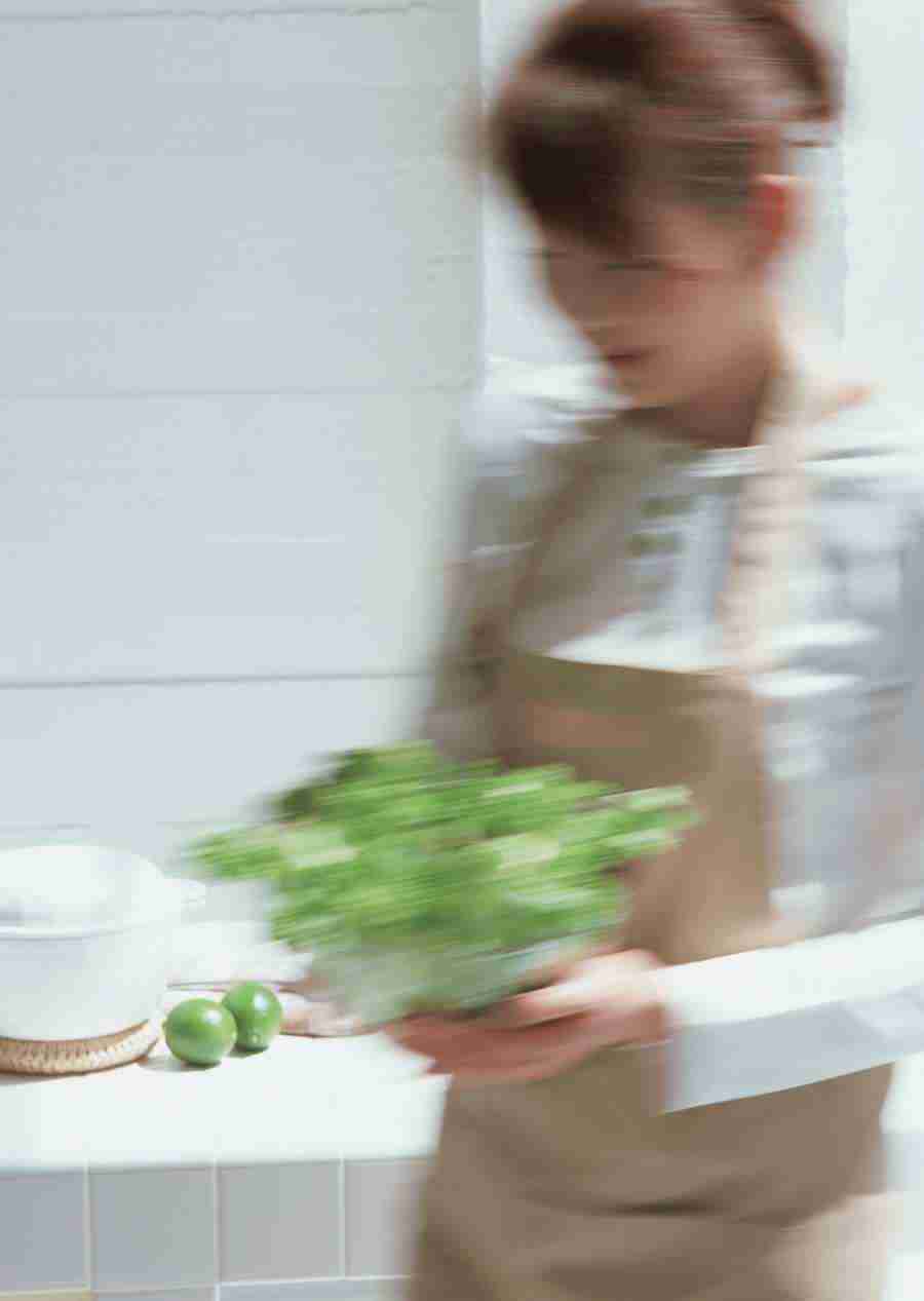 Women in the Kitchen - Datacraft Sozaijiten  ></a>
<script language=JavaScript> 
  var txt = 