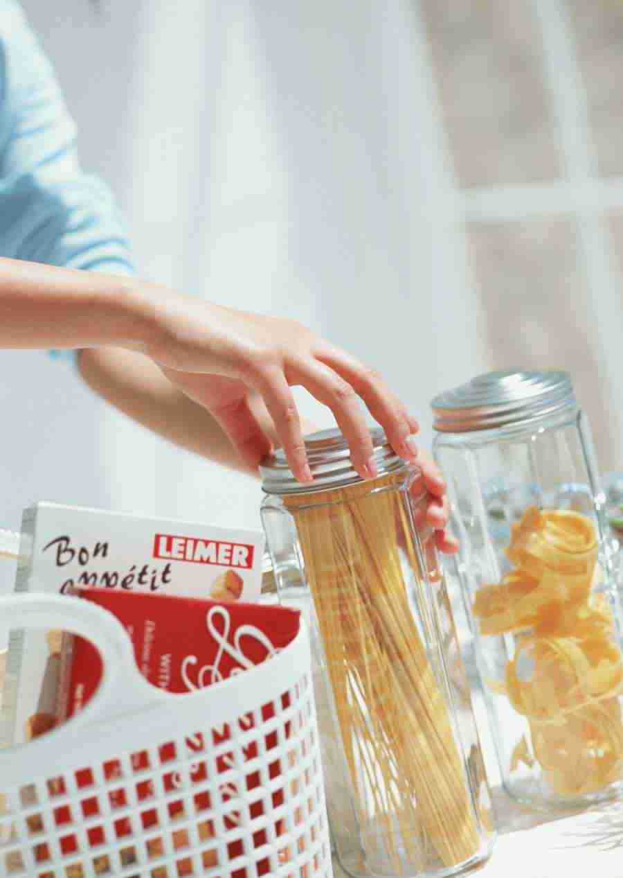 Women in the Kitchen - Datacraft Sozaijiten  ></a>
<script language=JavaScript> 
  var txt = 