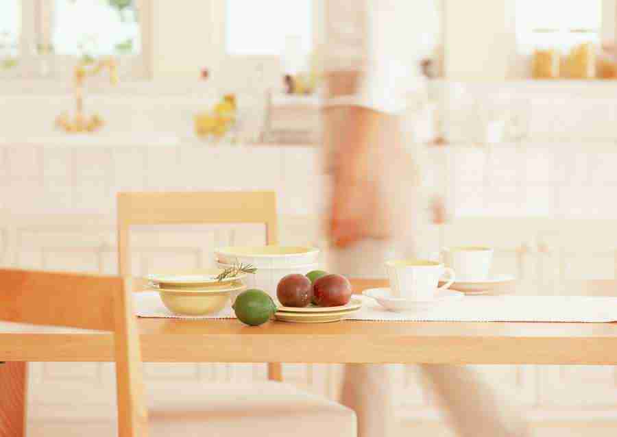 Women in the Kitchen - Datacraft Sozaijiten  ></a>
<script language=JavaScript> 
  var txt = 