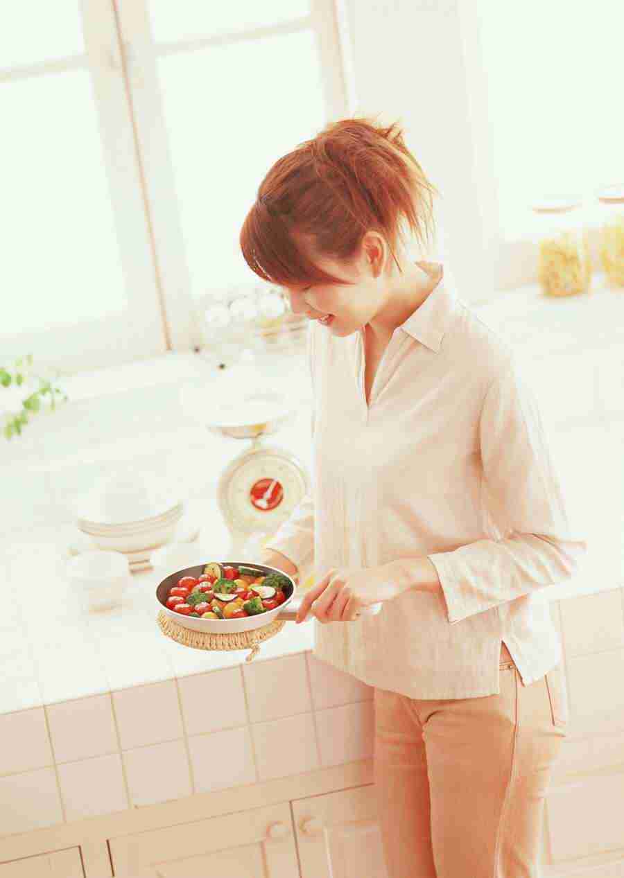 Women in the Kitchen - Datacraft Sozaijiten  ></a>
<script language=JavaScript> 
  var txt = 