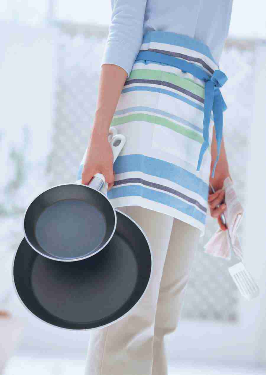 Women in the Kitchen - Datacraft Sozaijiten  ></a>
<script language=JavaScript> 
  var txt = 