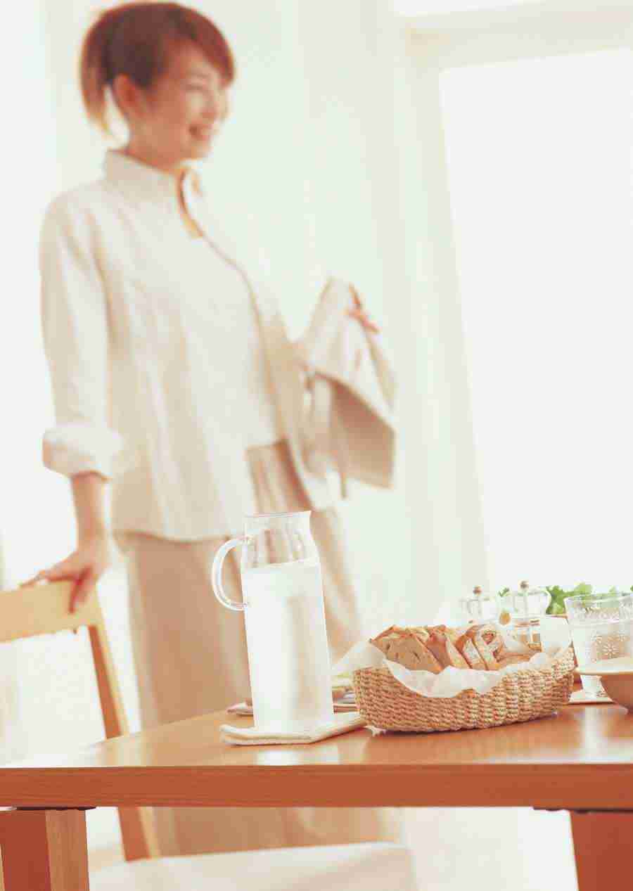 Women in the Kitchen - Datacraft Sozaijiten  ></a>
<script language=JavaScript> 
  var txt = 
