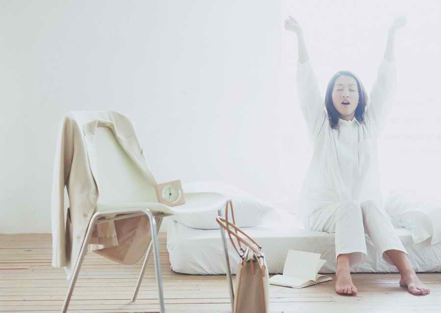 Women In the Morning Lifestyles - Datacraft Sozaijiten  ></a>
<script language=JavaScript> 
  var txt = 