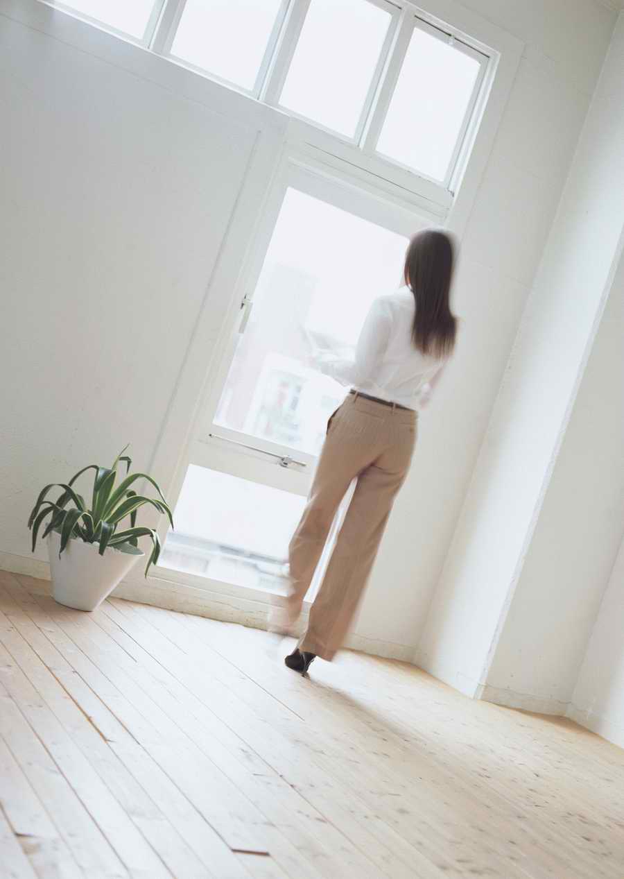 Women In the Morning Lifestyles - Datacraft Sozaijiten  ></a>
<script language=JavaScript> 
  var txt = 
