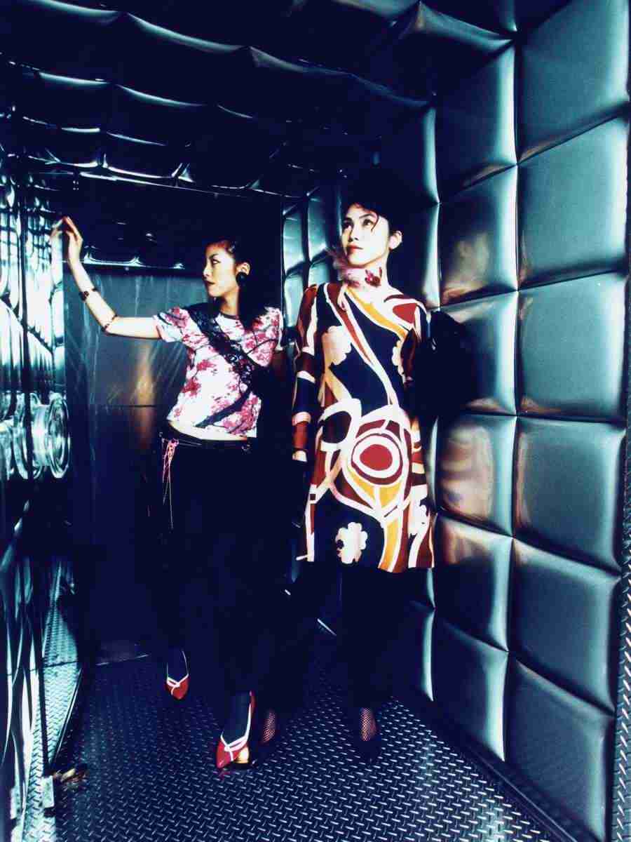 Cafe Tone 1 - Dex Tokyo Photo Bus ></a>
<script language=JavaScript> 
  var txt = 
