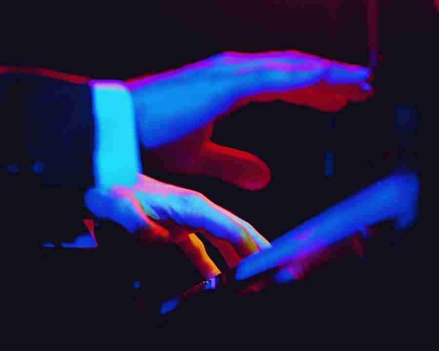 Classical Music - Digital Vision ></a>
<script language=JavaScript> 
  var txt = 