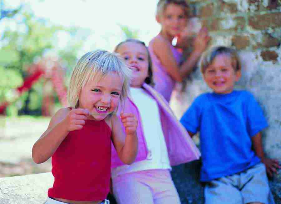 European Childsplay - Digital Vision ></a>
<script language=JavaScript> 
  var txt = 